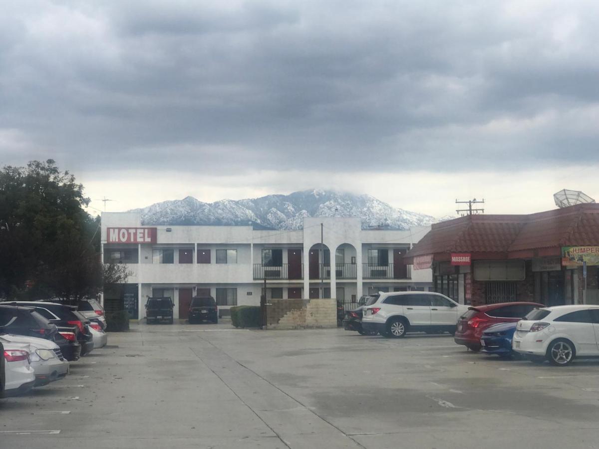إل مونتي Eunice Plaza Motel المظهر الخارجي الصورة
