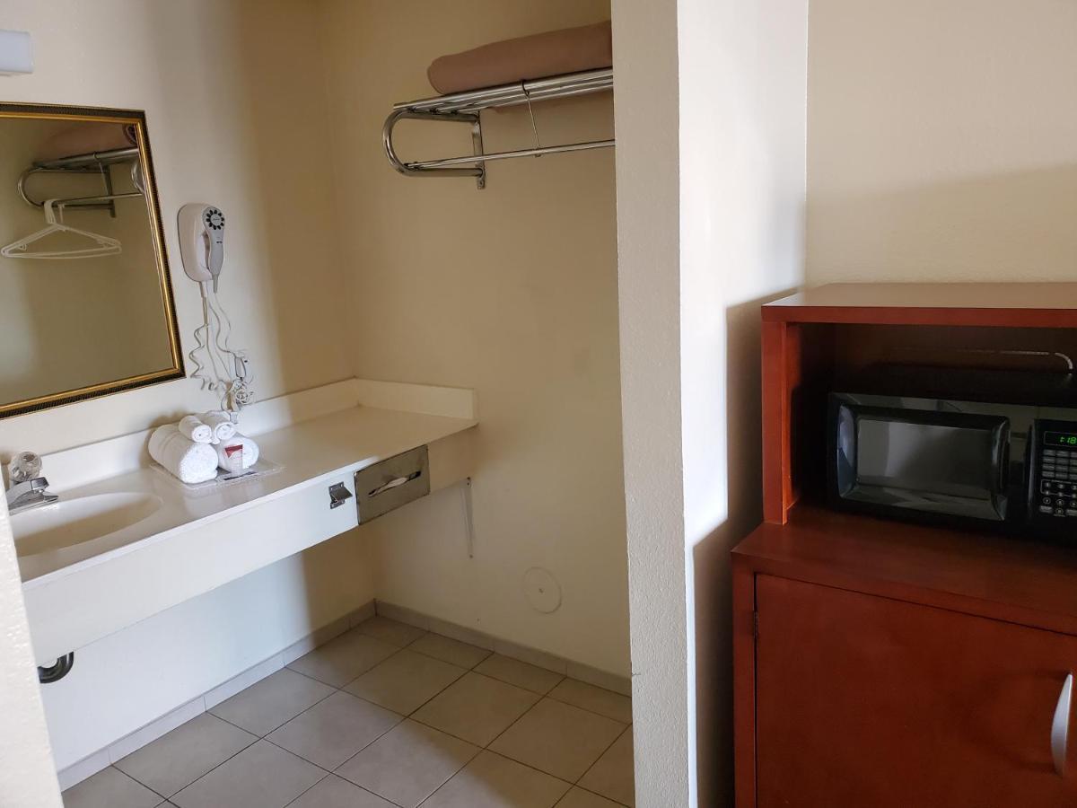 إل مونتي Eunice Plaza Motel المظهر الخارجي الصورة