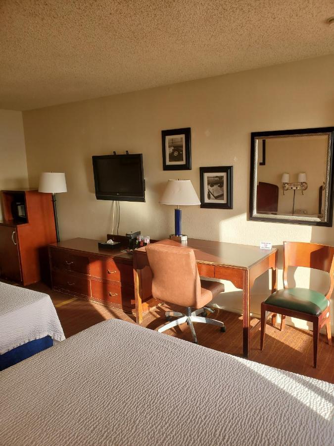إل مونتي Eunice Plaza Motel المظهر الخارجي الصورة